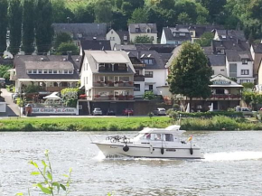 Гостиница Ferienhaus An der Mosel  Целль